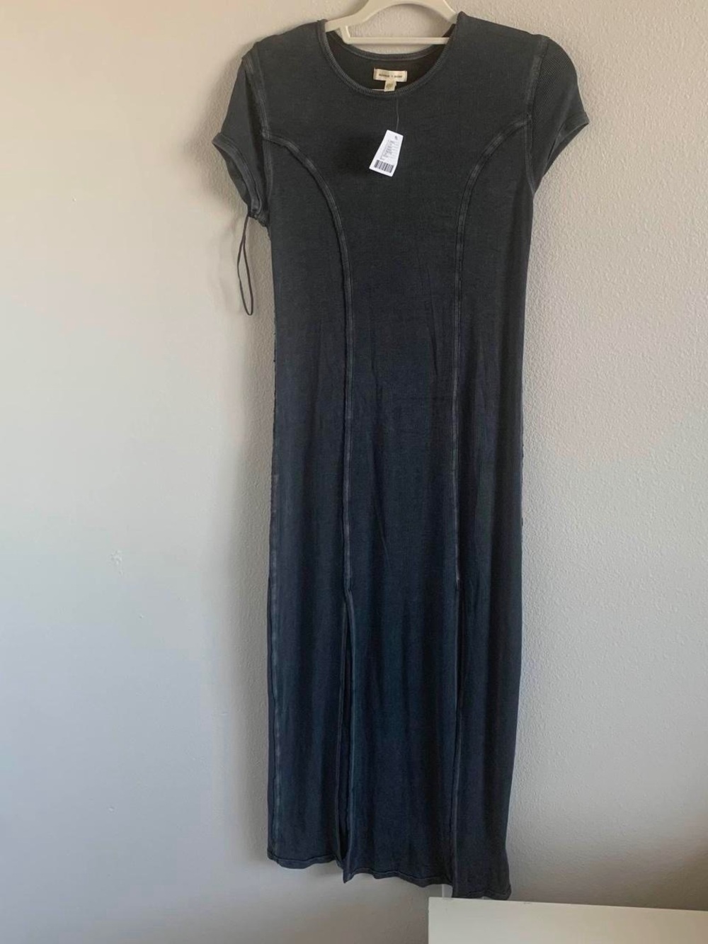 Women's Black Short-Sleeve Maxi Dress - Sleek Seam Detail